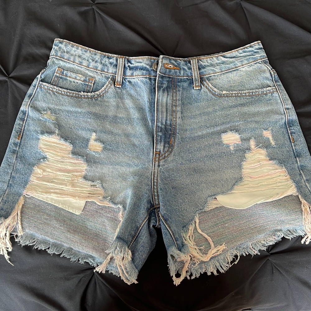 New without tags ripped boyfriend shorts.
